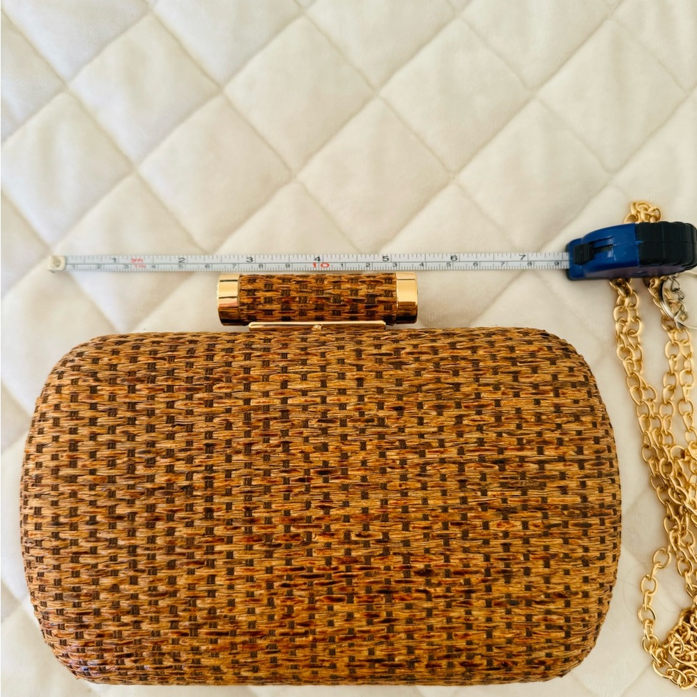 Straw woven hard body clutch bag - Picture 4 of 7